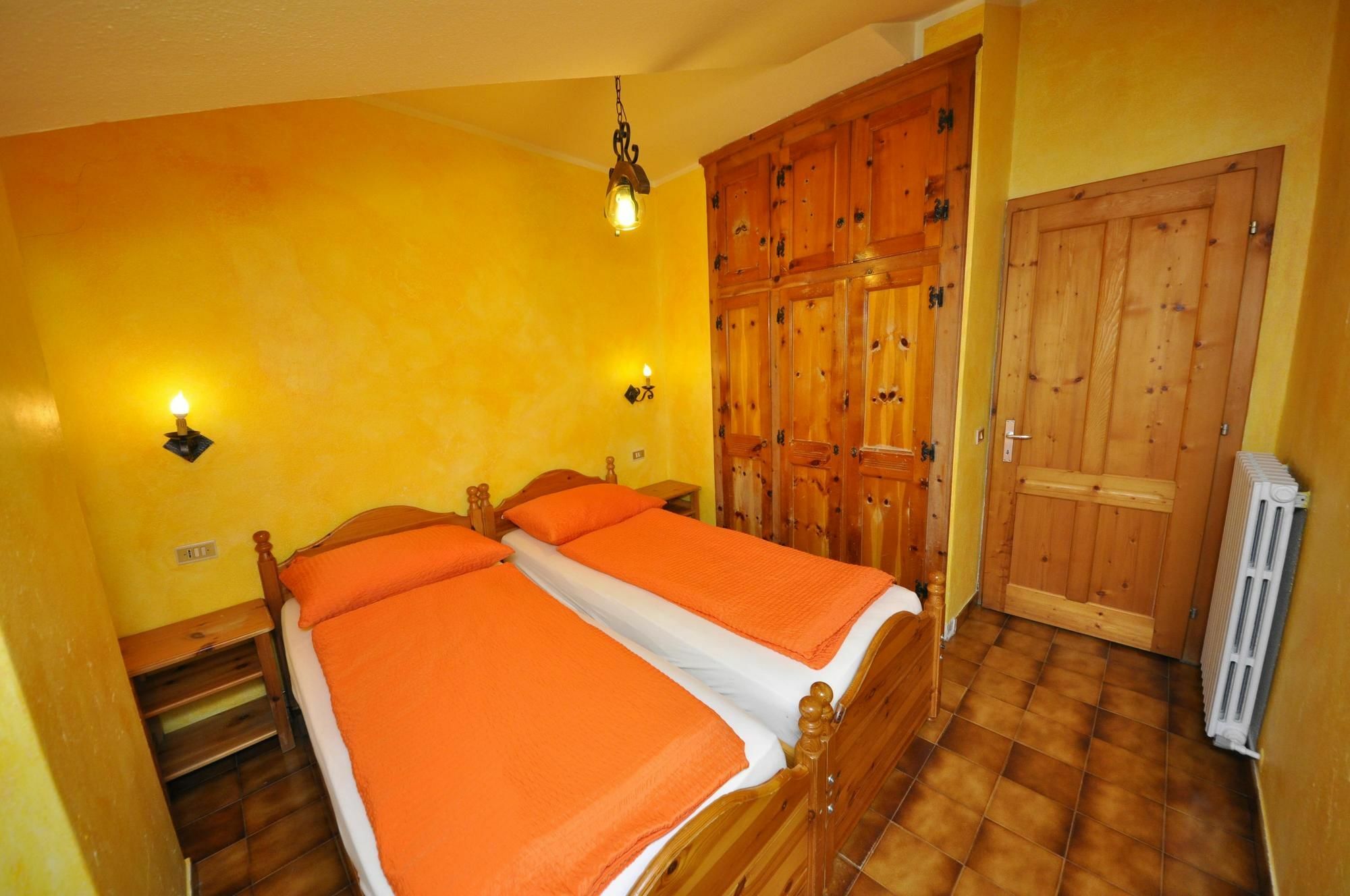 Residence Casa Longa By Livigno Accomodation ภายนอก รูปภาพ