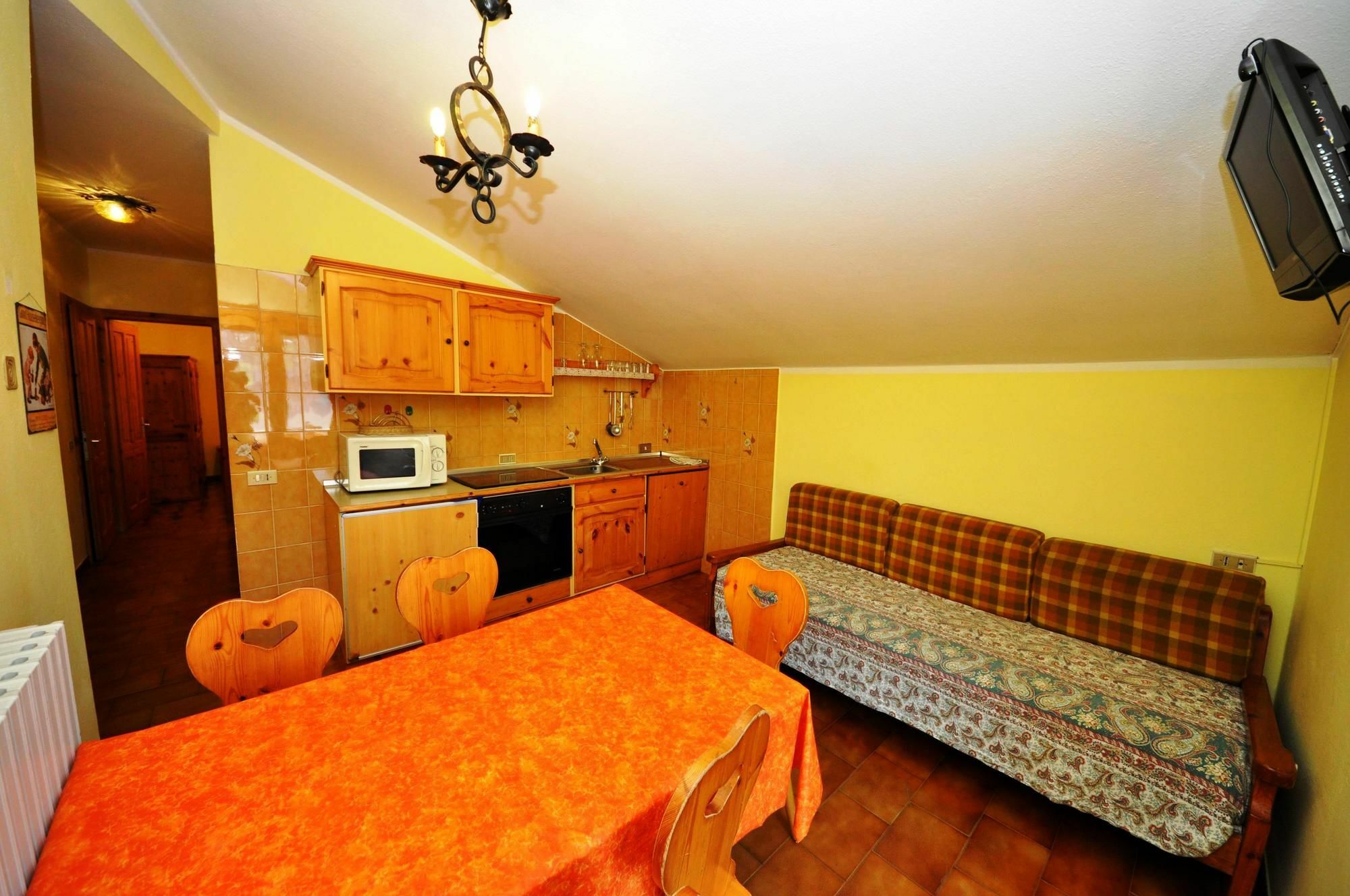 Residence Casa Longa By Livigno Accomodation ภายนอก รูปภาพ